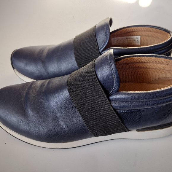 Vionic Cosmic Calina Navy Camo Slip On Sneakers Shoes Leather Women's 8 - Picture 1 of 3